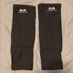 McDavid HexPad Knee Sleeves